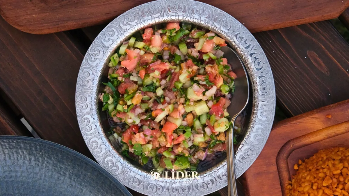 Çoban Salatası: Nasıl Yapılır, Nasıl Olur, Malzemeleri, Faydaları ve Kalorisi