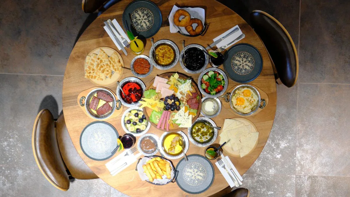 Çatalca’da Yerel Lezzetler: Saklı Sofra’da Kahvaltı Menü İncelemesi