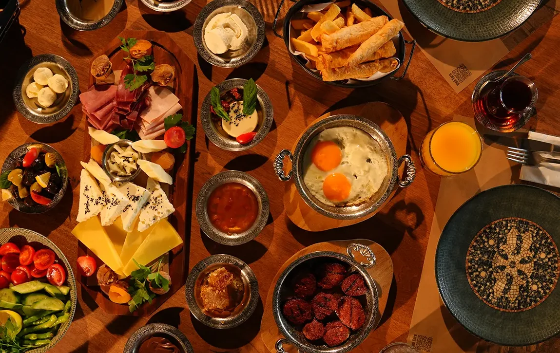 Doğada Serpme Kahvaltı Deneyimi Neden Daha Keyiflidir?