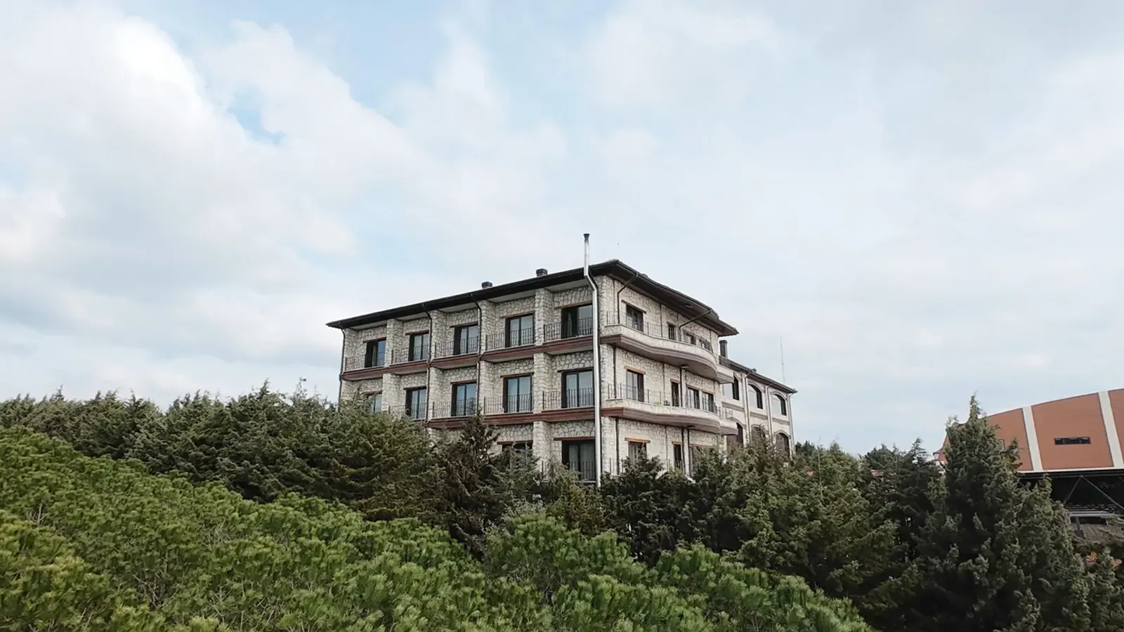 OTEL KONAKLAMA - 37
