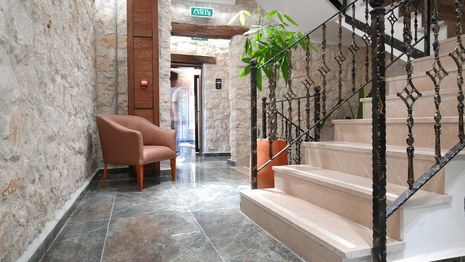 OTEL KONAKLAMA - 24